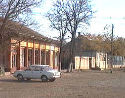 La Pilu o data cu instalarea noii centrale telefonice s a inlocuit si reteaua de distributie - Virtual Arad News (c)2003