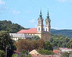 Manastirea "Sfanta Maria Radna" este cunoscuta in tara si strainatate - Virtual Arad News (c)2003
