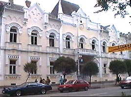 Palatul Copiilor poate ramane fara acoperis - Virtual Arad News (c)2003