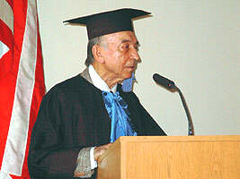 Parintelui logicii fuzzy i s-a acordat titlul de Doctor Honoris Causa al UAV - Virtual Arad News (c)2003