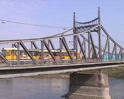 Podul Traian si-a redus capacitatea portanta - Virtual Arad News (c)2003