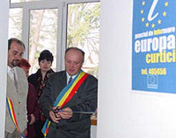 Primarul Gheorghe Don a deschis Punctul de Informare Europeana