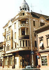 Raiffeisen Bank Arad si-a vandut vechiul sediu - Virtual Arad News (c)2003
