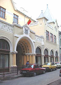 Scoala Normala "Dimitrie Tichindeal" a fost renovata dar au mai ramas si deficiente - Virtual Arad News (c)2003