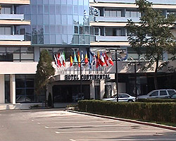 Zona din fata Hotelului Continental va primi numele arhitectului Cristea - Virtual Arad News (c)2003