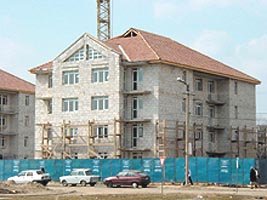 Aradenii construiesc locuinte pentru medicii timisoreni - Virtual Arad News (c)2004