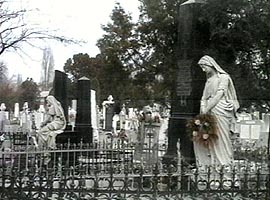 Au fost prinsi hotii statuilor din cimitire