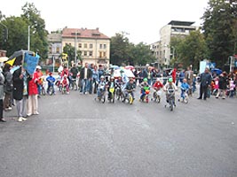 De "Ziua Fara Automobile" copii de la gradinite s-au intrecut cu bicicletele