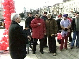 De Ziua Indragostitilor multi tinei au fost casatoriti pentru o zi