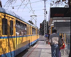 Elevii si studentii vor circula cu tramvaiul la pret redus - Virtual Arad News (c)2004