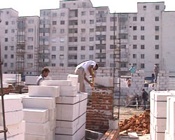 Firmele de constructii din Arad se axeaxa in special pe constructii de locuinte - Virtual Arad News (c)2004