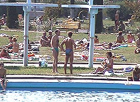 In mai putin de doua luni Strandul Neptun va fi neincapator - Virtual Arad News (c)2004