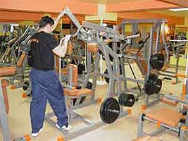 La Gold Gym zeci de aparate noi ii asteapta pe cei interesati