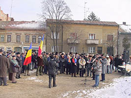 Manifestantii din Piata Pompierilor au "sarit" la gatul Presei