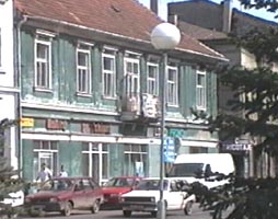 Negustorul evreu de covoare Iacob Hirsch a construit casa si primul teatru in centrul Aradului - Virtual Arad News (c)2004