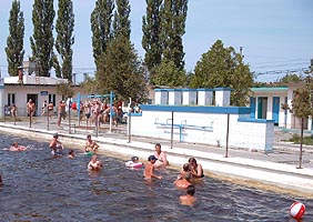 Pensionarii considera ca se face discriminare la strandul Bidi