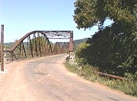 S-au aprobat fondurile pentru repararea podului de la Savarsin - Virtual Arad News (c)2004