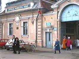 Spitalul Municipal va avea in curand o biserica de lemn - Virtual Arad News (c)2004
