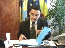 Viceprimarul Tiberiu Dekany in timpul serviciului