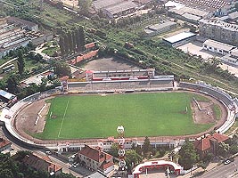 Acum 60 de ani baronul Neumann a fondat echipa UTA si stadionul - Virtual Arad News (c)2005