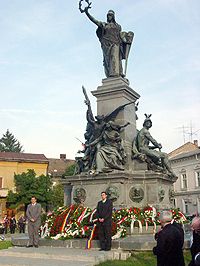 Au fost depuse flori la Monumentul Libertatii