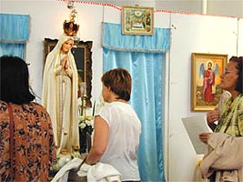 Credinciosii bisericii greco-catolice se pot ruga la Statuia Sfintei Fecioare de la Fatima si la Arad