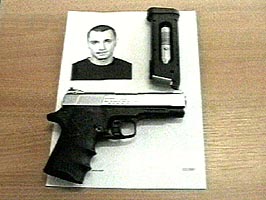 Cu un pistol cu gaze si intentia de suicid, doi tineri sibieni au fost prinsi de politisti