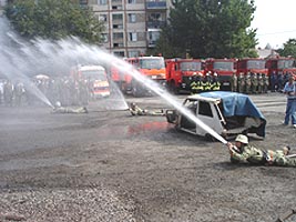 De ziua lor pompierii militari au efectuat demonstratii in fata publicului