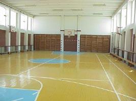 Din 1997 functioneaza o noua sala de sport