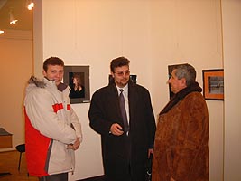 Expozitia de fotografii "Orbitor aradean" a trezit interes din partea vizitatorilor - Virtual Arad News (c)2005
