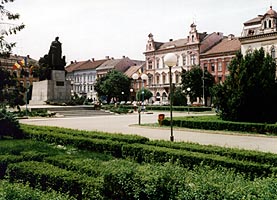Monumentul Marii Uniri va inlocui pe cel al Ostasului Roman in Piata Avram Iancu - Virtual Arad News (c)2005