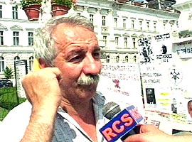 Revolutionarul Nicu Ieran a protestat din nou in fata Primariei