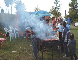 Tarabele cu mici sunt nelipsite la Targul Codrenilor de la Vasoaia - Virtual Arad News (c)2005