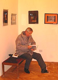 Vernisaj foto - un moment de meditatie - Virtual Arad News (c)2005
