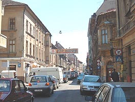 Asfaltul de pe trotuarul strazii Eminescu va fi inlocuit cu pavele - Virtual Arad News (c)2006