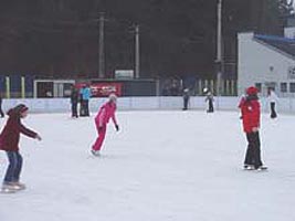 De maine se va deschide patinoarul din Arad