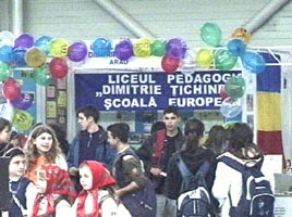 Elevii au luat cu asalt targul educational