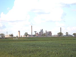 Inainte de implozie Combinatul Chimic mai face o victima - Virtual Arad News (c)2006