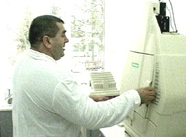La Arad functioneaza un modern laborator pentru depistarea gripei aviare