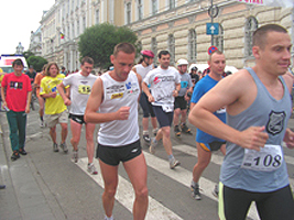 La supermaraton au participat sportivi din mai multe tari