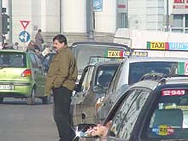 Mai sunt inca taximetristi care circula fara forme legale