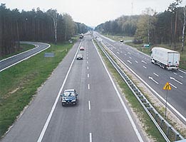 Pe unde va trece autostrada va creste pretul terenurilor