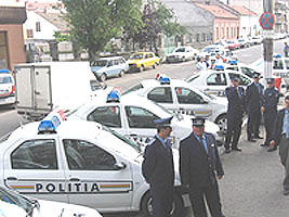Politia Arad a fost dotata cu masini noi Dacia Logan