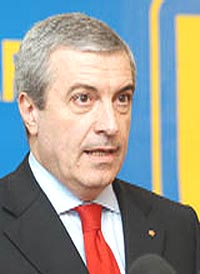 Premierul Tariceanu este acuzat de Teodor Stolojan