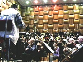 Repetitie la Filarmonica aradeana sub bagheta dirijorului Cristian George Neagu