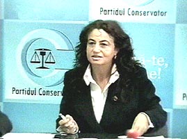 Senatorul PC - Lia Ardelean militeaza pentru sanse egale in politica a femeilor cu barbatii
