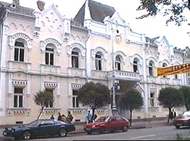 Si cladirea Palatului copiilor este ceruta de vechii proprietari - Virtual Arad News (c)2006