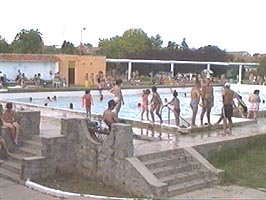 Strandul din Curtici atrage iubitorii de soare si apa - Virtual Arad News (c)2006