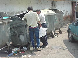 Un boschetar a gasit o racheta intr-un tomberon