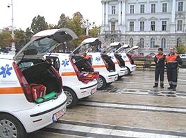 Aradul a primit sase ambulante dotate cu GPS